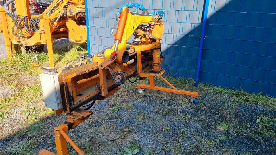 Dücker UNA Mähausleger 100 Böschungsmulcher Böschungsmäher Seitenmulcher Multicar Ladog Bucher Unimog - Boom mower: picture 3 Dücker UNA Mähausleger 100 Böschungsmulcher Böschungsmäher Seitenmulcher Multicar Ladog Bucher Unimog - Boom mower: picture 3
