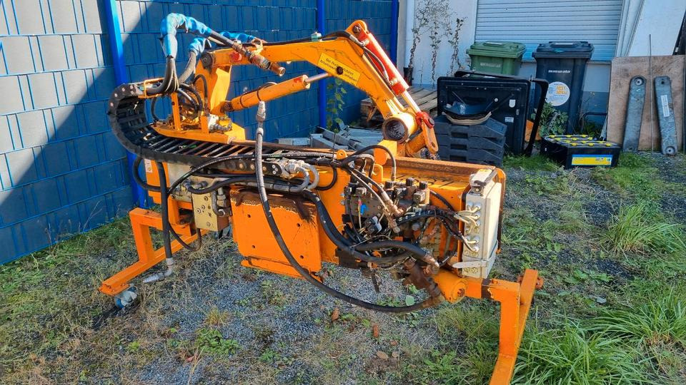 Dücker UNA Mähausleger 100 Böschungsmulcher Böschungsmäher Seitenmulcher Multicar Ladog Bucher Unimog - Boom mower: picture 1 Dücker UNA Mähausleger 100 Böschungsmulcher Böschungsmäher Seitenmulcher Multicar Ladog Bucher Unimog - Boom mower: picture 1
