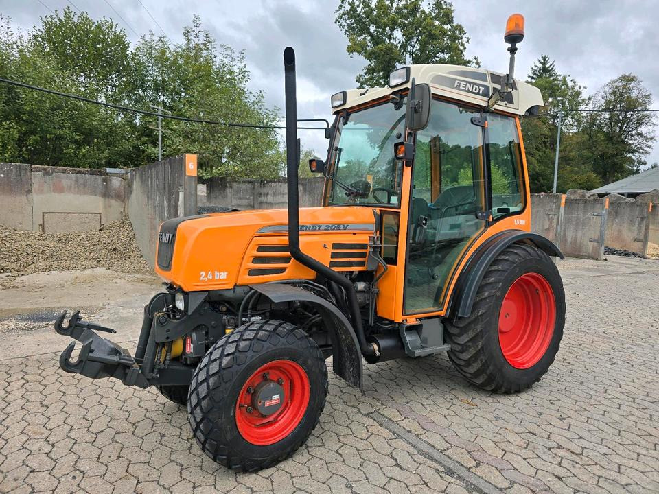 Fendt 206V Schmalspurtraktor Traktor Schlepper Weinbergtraktor 206 208 210 Farmer Favorit Obstbau Weinbau - Farm tractor: picture 1 Fendt 206V Schmalspurtraktor Traktor Schlepper Weinbergtraktor 206 208 210 Farmer Favorit Obstbau Weinbau - Farm tractor: picture 1