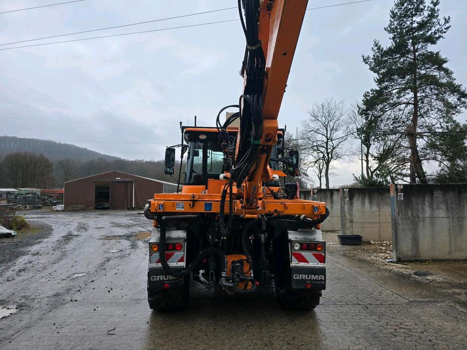 JCB 3200 Fastrac XTRA 2015 220Ps 3220 Bamford Traktor mit Mulag MHU MHS 800 Mähausleger Böschungsmäher Böschungsmulcher - Farm tractor: picture 5 JCB 3200 Fastrac XTRA 2015 220Ps 3220 Bamford Traktor mit Mulag MHU MHS 800 Mähausleger Böschungsmäher Böschungsmulcher - Farm tractor: picture 5