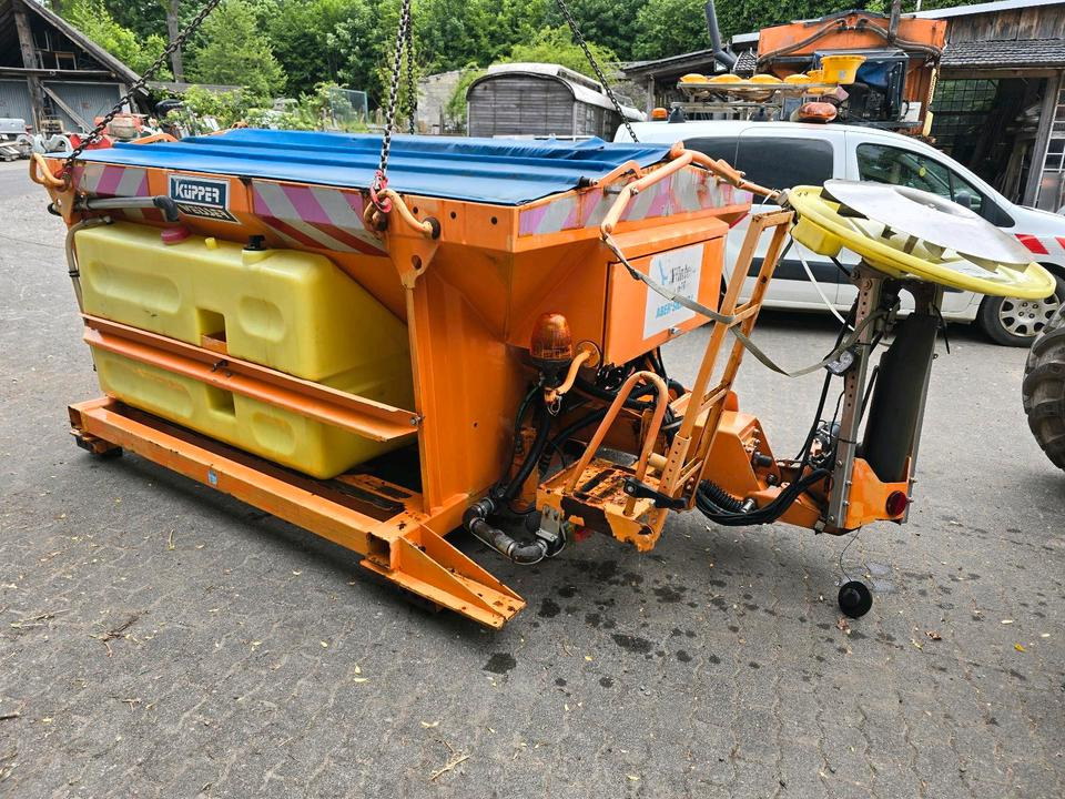 Küpper Weisser ISM STA 95 2,5M3 für Unimog UGN UGE 424 427 405 U300 U 300 400 500 MERCEDES-BENZ 218 219 318 323 423 427 327 430 429 430 435 Salzsilo Streuautomat Winterdienst - Sand/ Salt spreader: picture 1 Küpper Weisser ISM STA 95 2,5M3 für Unimog UGN UGE 424 427 405 U300 U 300 400 500 MERCEDES-BENZ 218 219 318 323 423 427 327 430 429 430 435 Salzsilo Streuautomat Winterdienst - Sand/ Salt spreader: picture 1