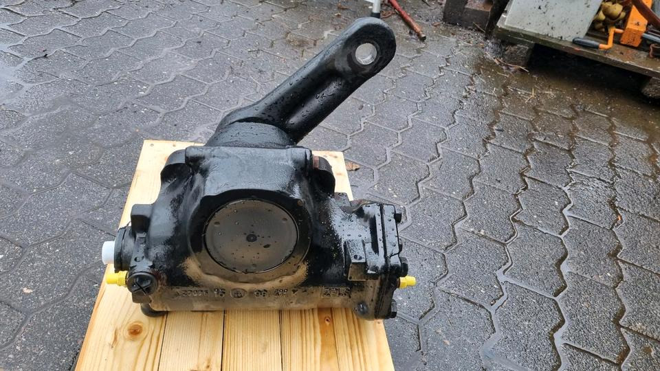 Lenkgetriebe Unimog 405 U423 Servolenkung  430 427 429 527 530 Mercedes Benz - Steering gear for Municipal/ Special vehicle: picture 1 Lenkgetriebe Unimog 405 U423 Servolenkung  430 427 429 527 530 Mercedes Benz - Steering gear for Municipal/ Special vehicle: picture 1