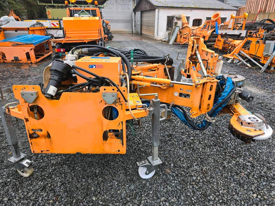 Mulag MRM 300 MLM 200 Leitpfostenmähgerät Randstreifenmäher Böschungsmäher Böschungsmulcher Bankettmäher passend für Unimog 405/10 405/12 UGN UGE U300 U 300 Leitpfostenausmäher - Verge mower: picture 5 Mulag MRM 300 MLM 200 Leitpfostenmähgerät Randstreifenmäher Böschungsmäher Böschungsmulcher Bankettmäher passend für Unimog 405/10 405/12 UGN UGE U300 U 300 Leitpfostenausmäher - Verge mower: picture 5