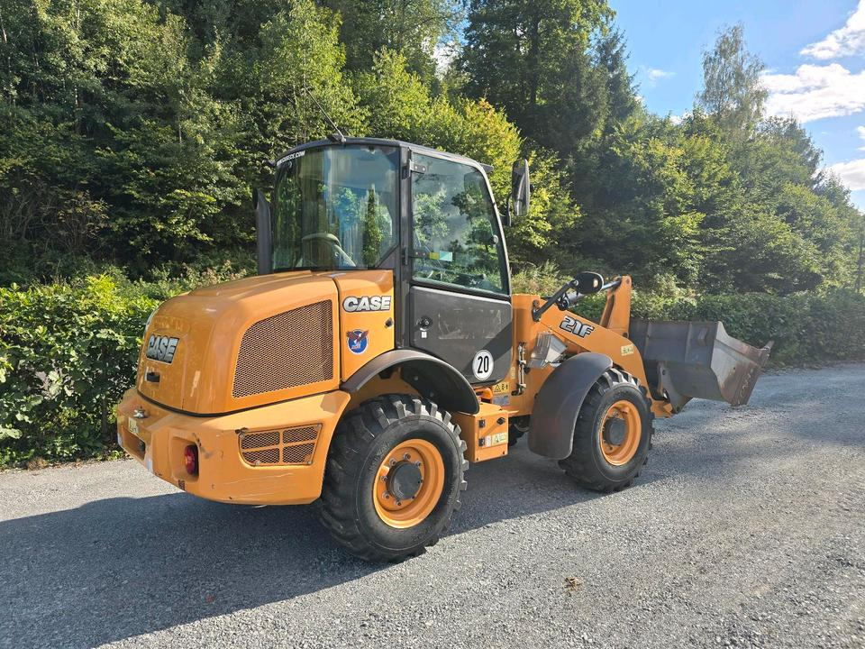 Neuwertiger Radlader Case 21F 21 F N 788 nur 550 Betriebstunden Lader Hoflader Frontlader 4x4 5000kg JCB Kramer - Wheel excavator: picture 4 Neuwertiger Radlader Case 21F 21 F N 788 nur 550 Betriebstunden Lader Hoflader Frontlader 4x4 5000kg JCB Kramer - Wheel excavator: picture 4