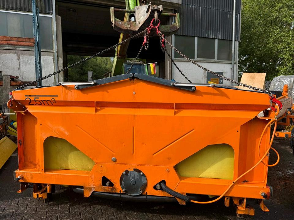 Salzstreuer Küpper-Weisser 2,7m3 IMS IMSSL F25027 HFS für Unimog UGN UGE 424 427 405 U300 U 300 400 500 MERCEDES-BENZ 218 219 318 323 423 427 327 430 429 430 435 Salzsilo Streuautomat Winterdienst - Sand/ Salt spreader: picture 5 Salzstreuer Küpper-Weisser 2,7m3 IMS IMSSL F25027 HFS für Unimog UGN UGE 424 427 405 U300 U 300 400 500 MERCEDES-BENZ 218 219 318 323 423 427 327 430 429 430 435 Salzsilo Streuautomat Winterdienst - Sand/ Salt spreader: picture 5