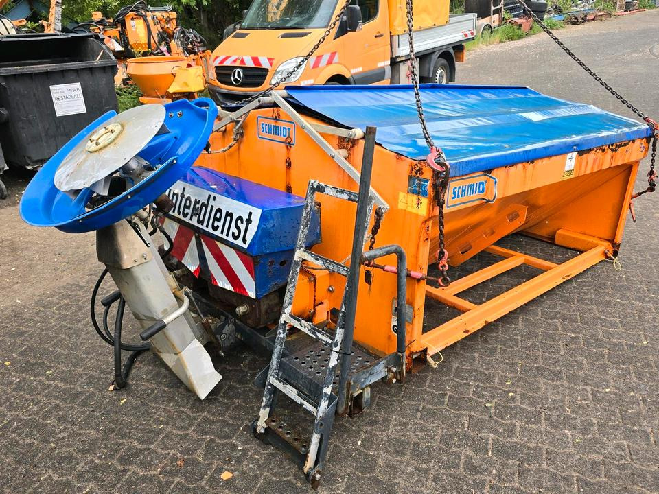 Salzstreuer Stratos F25K-19 für Unimog UGN UGE 424 427 405 U300 U 300 400 500 MERCEDES-BENZ 218 219 318 323 423 427 327 430 429 430 435 Salzsilo Streuautomat Winterdienst - Sand/ Salt spreader: picture 5 Salzstreuer Stratos F25K-19 für Unimog UGN UGE 424 427 405 U300 U 300 400 500 MERCEDES-BENZ 218 219 318 323 423 427 327 430 429 430 435 Salzsilo Streuautomat Winterdienst - Sand/ Salt spreader: picture 5