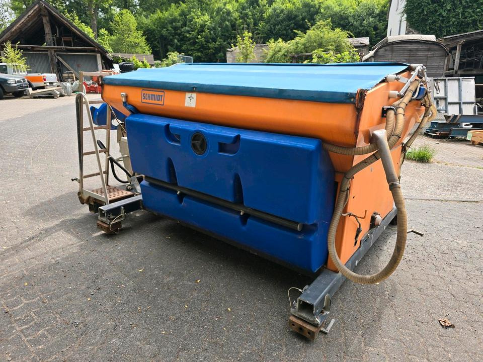 Salzstreuer Stratos S25-21 für Unimog UGN UGE 424 427 405 U300 U 300 400 500 MERCEDES-BENZ 218 219 318 323 423 427 327 430 429 430 435 Salzsilo Streuautomat Winterdienst - Sand/ Salt spreader: picture 3 Salzstreuer Stratos S25-21 für Unimog UGN UGE 424 427 405 U300 U 300 400 500 MERCEDES-BENZ 218 219 318 323 423 427 327 430 429 430 435 Salzsilo Streuautomat Winterdienst - Sand/ Salt spreader: picture 3