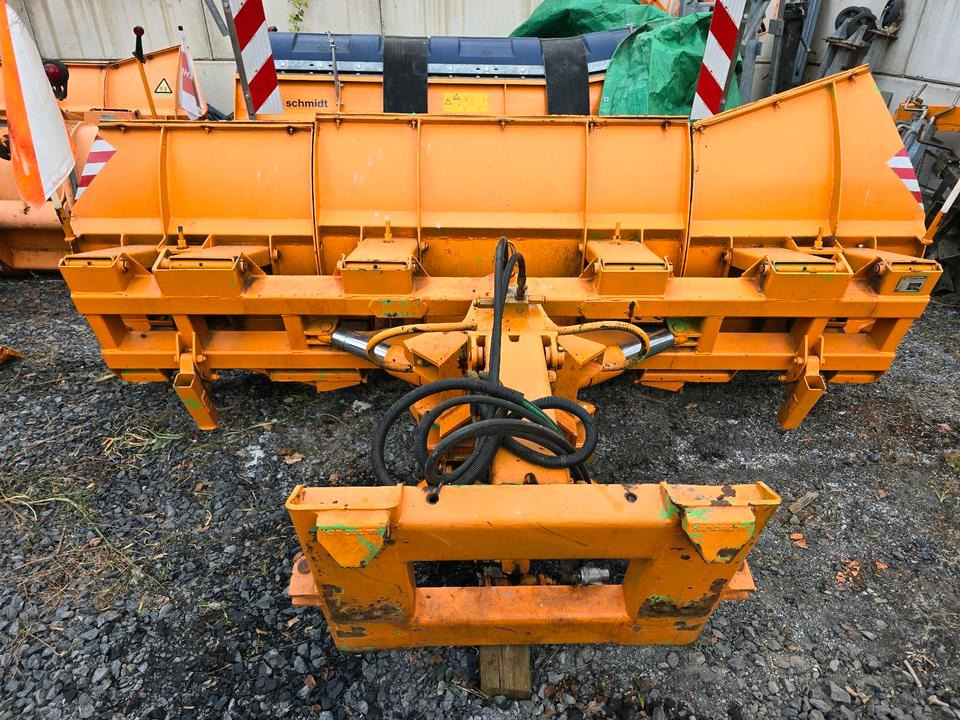 Schneepflug Kahlbacher 3m. Schneeschild Schneeschieber Schmidt Epoke passend für Unimog 424 427 405 U 300 400 500 318 323 423 218 430 429 530 527 535 Mercedes-Benz Winterdienst - Snow plough: picture 1 Schneepflug Kahlbacher 3m. Schneeschild Schneeschieber Schmidt Epoke passend für Unimog 424 427 405 U 300 400 500 318 323 423 218 430 429 530 527 535 Mercedes-Benz Winterdienst - Snow plough: picture 1