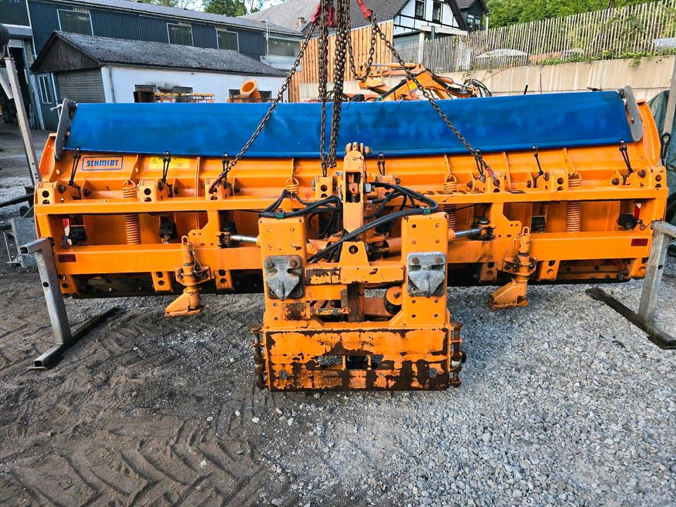 Schneepflug Schmidt MS 40.1 4m Schneeschild Schneeschieber Schmidt Epoke Kahlbacher passend für LKW Unimog 424 427 405 U 300 400 500 318 323 423 218 430 429 530 527 535 Mercedes-Benz Winterdienst - Snow plough: picture 2 Schneepflug Schmidt MS 40.1 4m Schneeschild Schneeschieber Schmidt Epoke Kahlbacher passend für LKW Unimog 424 427 405 U 300 400 500 318 323 423 218 430 429 530 527 535 Mercedes-Benz Winterdienst - Snow plough: picture 2