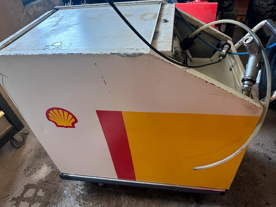 Shell Öl-Service Service Öl-Absaugung Öl befüllen Ölwechsel Shell Öl Service Automat - Workshop equipment: picture 1 Shell Öl-Service Service Öl-Absaugung Öl befüllen Ölwechsel Shell Öl Service Automat - Workshop equipment: picture 1