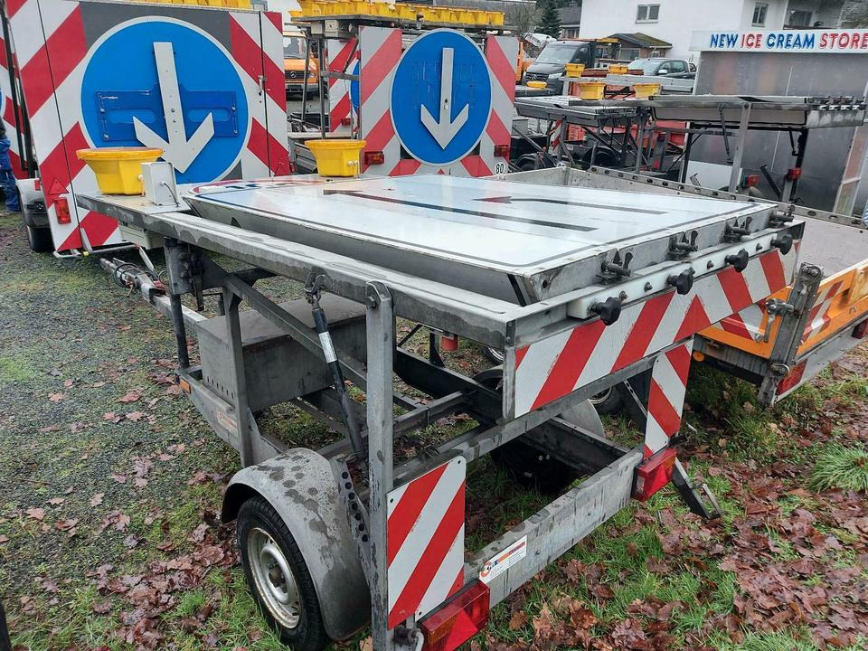 Verkehrsleitanhänger Verkehrssicherungsanhänger Verkehrsleittafel - Trailer: picture 2 Verkehrsleitanhänger Verkehrssicherungsanhänger Verkehrsleittafel - Trailer: picture 2
