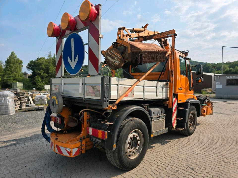 Unimog 405/12 U400 6-Zylinder Mulag Mähausleger MKM 700 UGN UGE 405/10 Mercedes-Benz U 300 500 Böschungsmäher 400 - Snow removal vehicle: picture 4 Unimog 405/12 U400 6-Zylinder Mulag Mähausleger MKM 700 UGN UGE 405/10 Mercedes-Benz U 300 500 Böschungsmäher 400 - Snow removal vehicle: picture 4