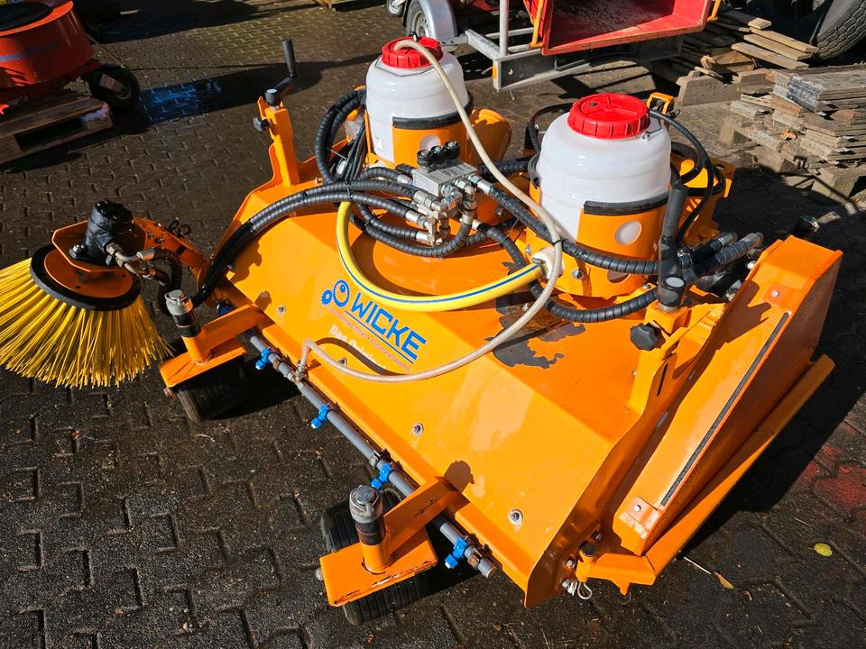 Wicke LSD 120 RA Laubsaugdüse Kehrmaschine Laubsauger für Hansa M31 - Broom: picture 1 Wicke LSD 120 RA Laubsaugdüse Kehrmaschine Laubsauger für Hansa M31 - Broom: picture 1
