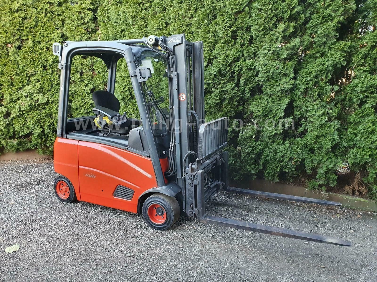 Linde E18 PH 4-Rad Seitenschieber*Zinkenverstellung* - Electric forklift: picture 5 Linde E18 PH 4-Rad Seitenschieber*Zinkenverstellung* - Electric forklift: picture 5