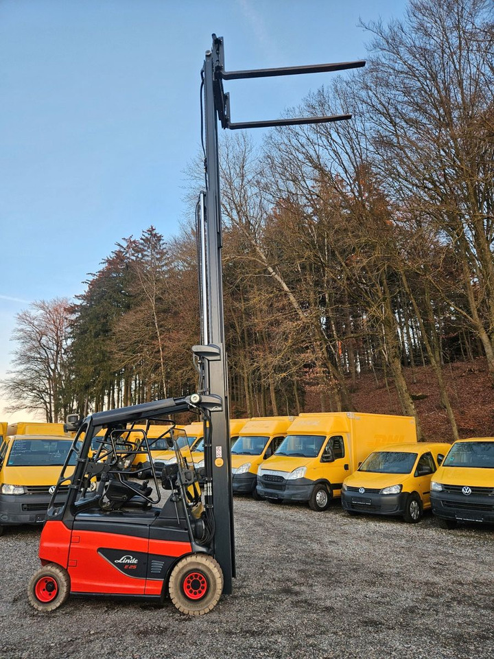 Linde E25 R Roadster , 6.880mm Hubhöhe, StVZO hydr. Zi - Electric forklift: picture 3 Linde E25 R Roadster , 6.880mm Hubhöhe, StVZO hydr. Zi - Electric forklift: picture 3