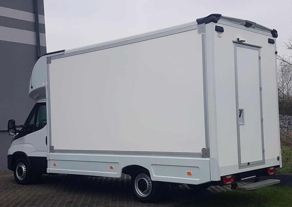 Iveco DAILY KONTENER NISKOPODŁOGOWY 4,43x2,23x2,42 SKLEP BAR FOODTRUCK KAMPER KLIMA - Box van: picture 3 Iveco DAILY KONTENER NISKOPODŁOGOWY 4,43x2,23x2,42 SKLEP BAR FOODTRUCK KAMPER KLIMA - Box van: picture 3