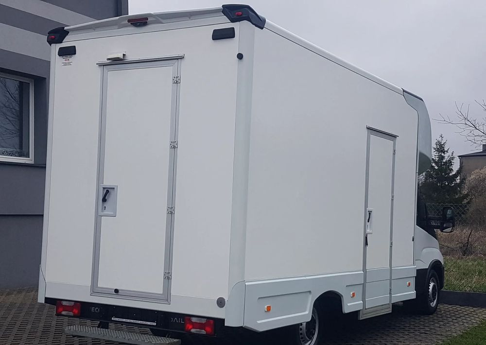 Iveco DAILY KONTENER NISKOPODŁOGOWY 4,43x2,23x2,42 SKLEP BAR FOODTRUCK KAMPER KLIMA - Box van: picture 4 Iveco DAILY KONTENER NISKOPODŁOGOWY 4,43x2,23x2,42 SKLEP BAR FOODTRUCK KAMPER KLIMA - Box van: picture 4