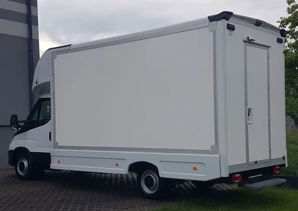 Iveco DAILY KONTENER NISKOPODŁOGOWY 4,43x2,23x2,42 SKLEP BAR FOODTRUCK KAMPER KLIMA - Box van: picture 3 Iveco DAILY KONTENER NISKOPODŁOGOWY 4,43x2,23x2,42 SKLEP BAR FOODTRUCK KAMPER KLIMA - Box van: picture 3