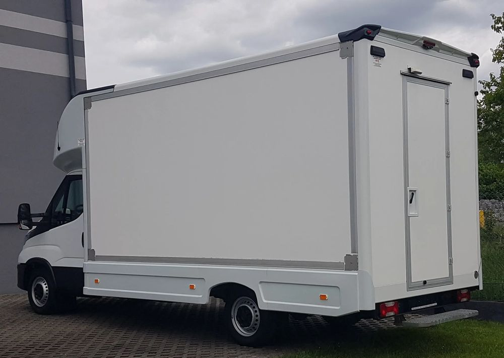 Iveco DAILY KONTENER NISKOPODŁOGOWY 4,43x2,23x2,42 SKLEP FOODTRUCK BAR KLIMA KONIOWÓZ KAMPER - Box van: picture 3 Iveco DAILY KONTENER NISKOPODŁOGOWY 4,43x2,23x2,42 SKLEP FOODTRUCK BAR KLIMA KONIOWÓZ KAMPER - Box van: picture 3