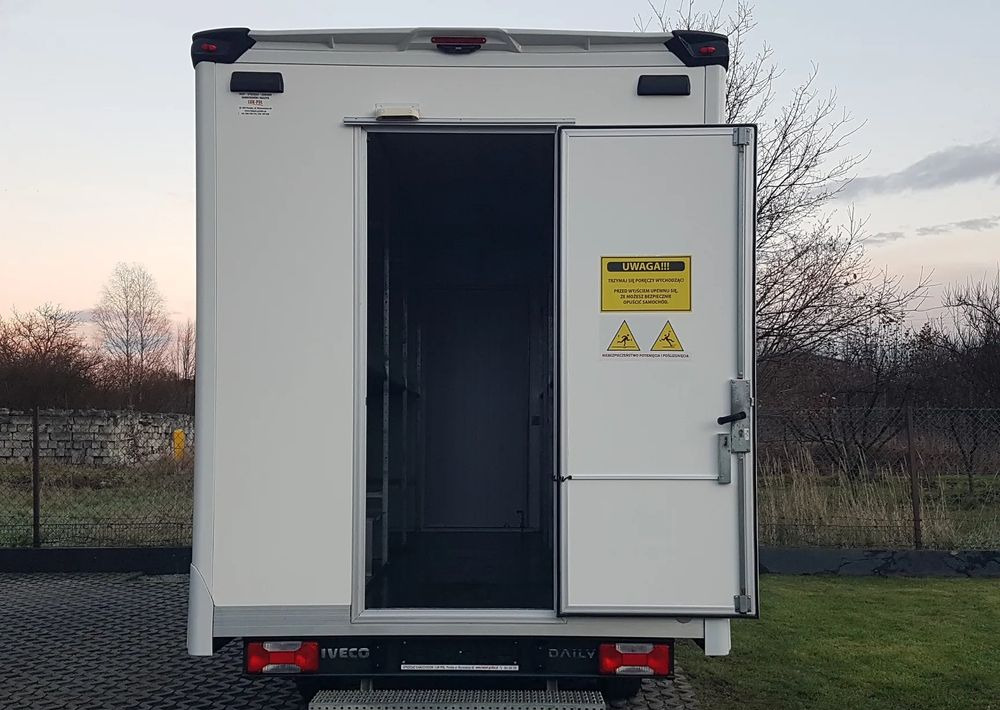 Iveco DAILY KONTENER NISKOPODŁOGOWY 4,43x2,23x2,42 SKLEP KAMPER KONIOWÓZ BAR KLIMA - Box van: picture 5 Iveco DAILY KONTENER NISKOPODŁOGOWY 4,43x2,23x2,42 SKLEP KAMPER KONIOWÓZ BAR KLIMA - Box van: picture 5