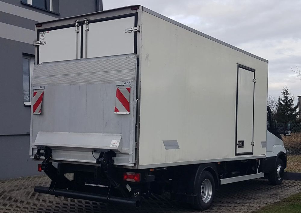 Iveco Daily 70-170 WINDA CHŁODNIA 10EP AGREGAT IZOTERMA - Refrigerator truck: picture 4 Iveco Daily 70-170 WINDA CHŁODNIA 10EP AGREGAT IZOTERMA - Refrigerator truck: picture 4
