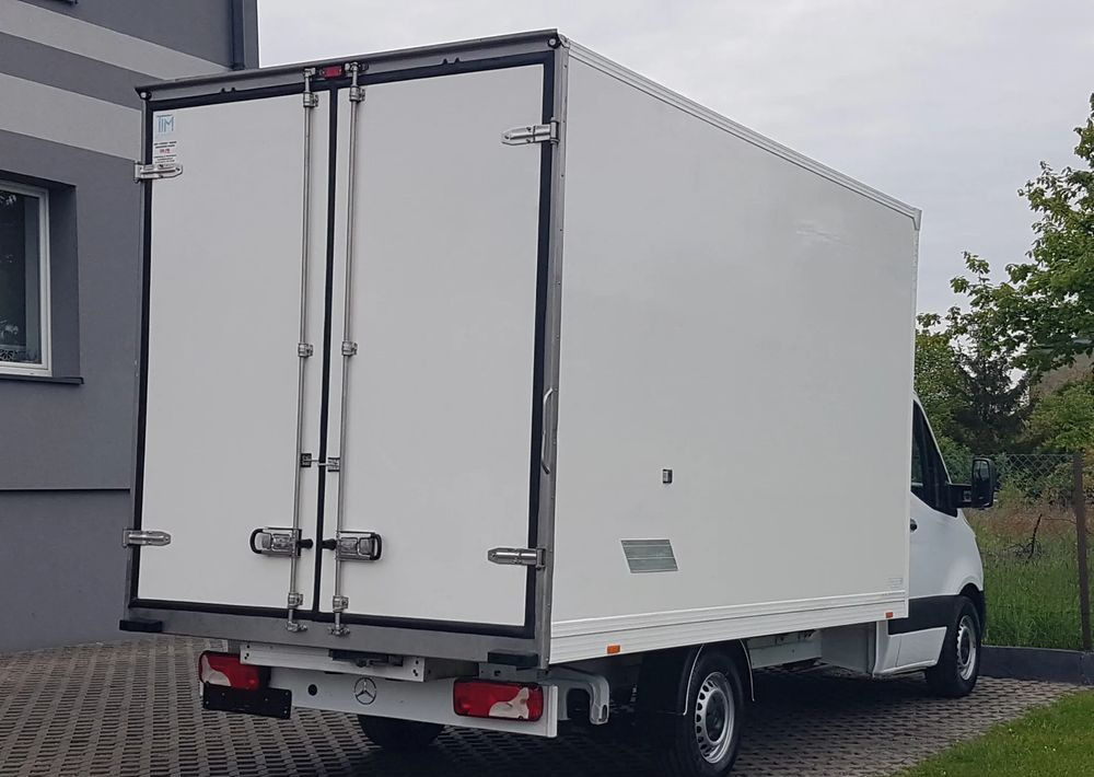 Mercedes-Benz Sprinter KONTENER 8EP 4,12x2,15x2,30 KLIMA 314 CDI MANUAL KRAJOWY AC - Box van: picture 4 Mercedes-Benz Sprinter KONTENER 8EP 4,12x2,15x2,30 KLIMA 314 CDI MANUAL KRAJOWY AC - Box van: picture 4