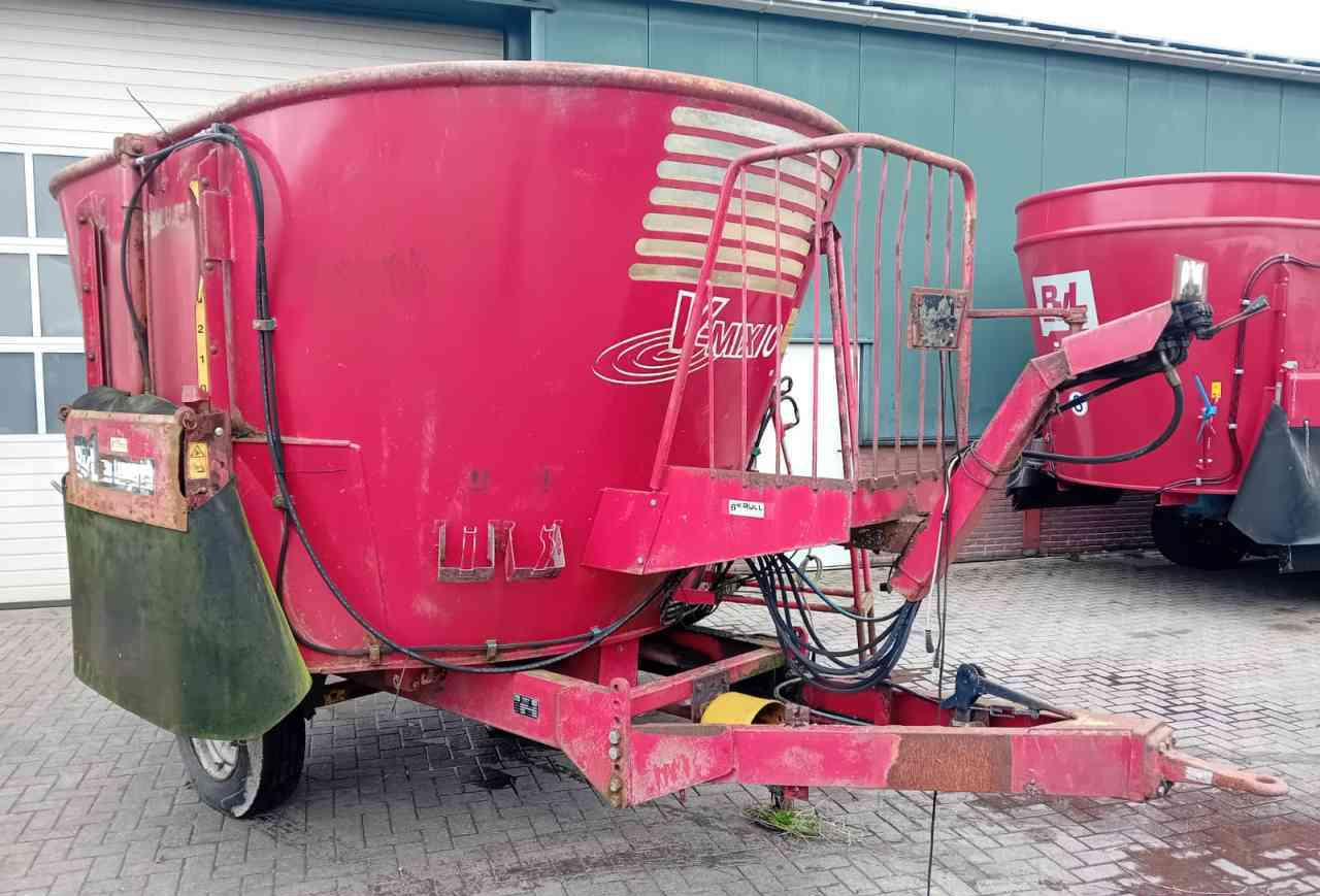 BVL V-Mix 10 voermengwagen - Forage mixer wagon: picture 2 BVL V-Mix 10 voermengwagen - Forage mixer wagon: picture 2