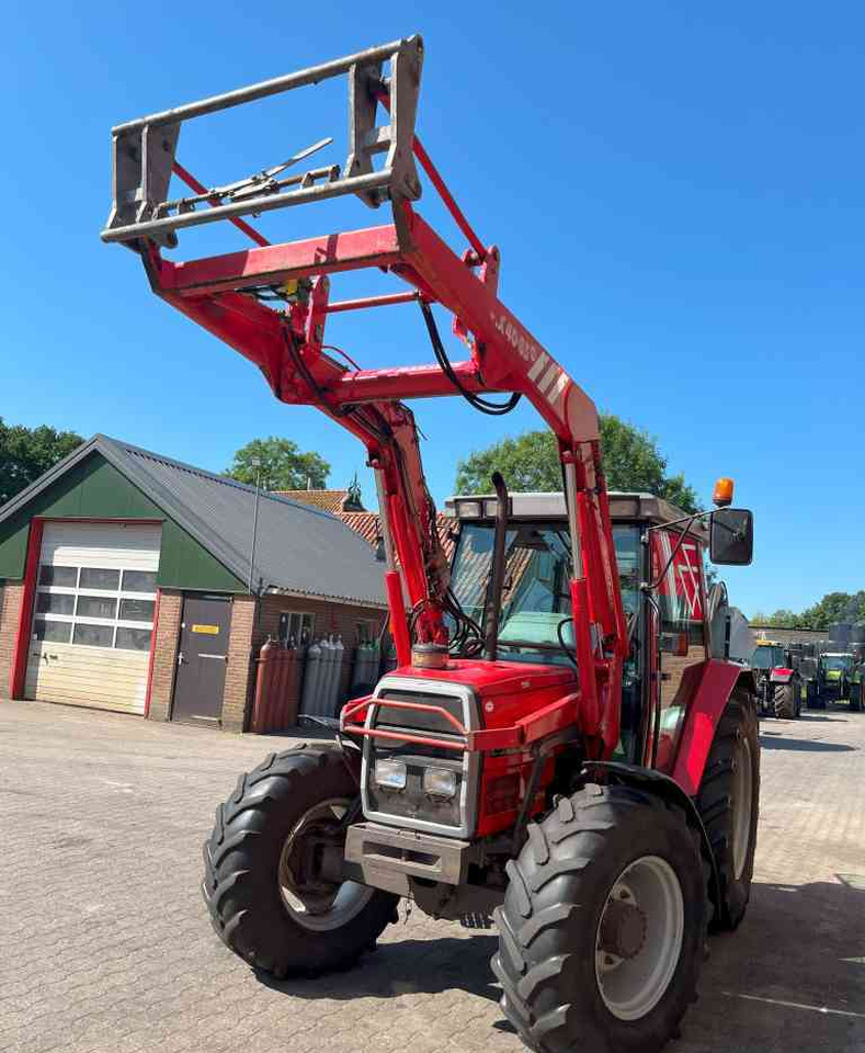 Massey Ferguson 6140 Dynashift met Mailleux voorlader tractoren - Farm tractor: picture 4 Massey Ferguson 6140 Dynashift met Mailleux voorlader tractoren - Farm tractor: picture 4