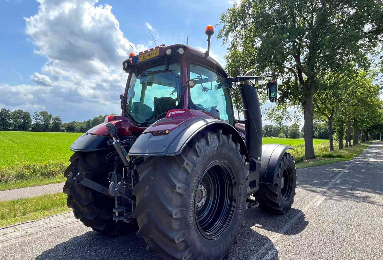 Valtra T234 Direct Tractoren - Farm tractor: picture 3 Valtra T234 Direct Tractoren - Farm tractor: picture 3