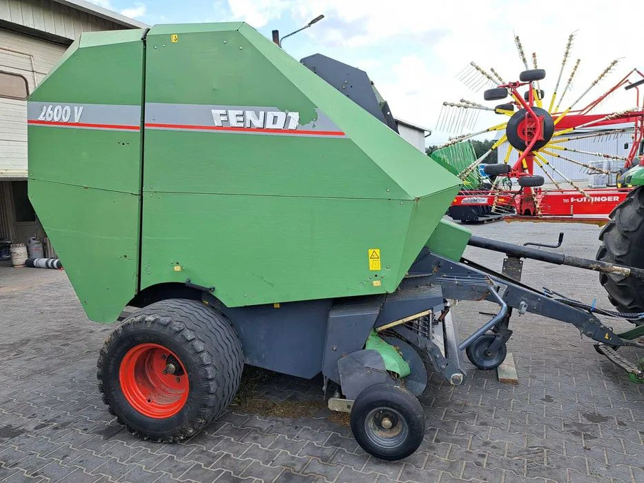 Fendt 2600 Vicon 1901 - Round baler: picture 2 Fendt 2600 Vicon 1901 - Round baler: picture 2