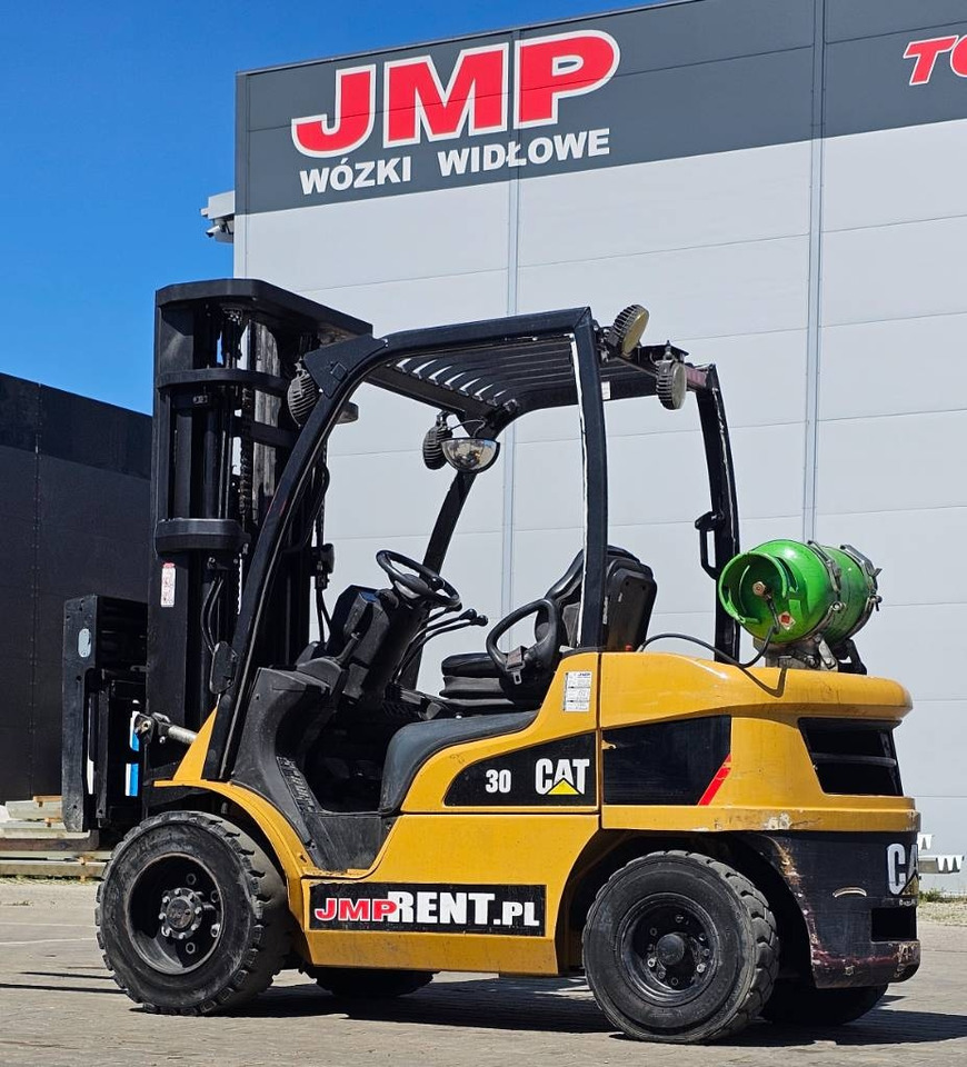 CAT GP 30 N  - LPG forklift: picture 1 CAT GP 30 N  - LPG forklift: picture 1