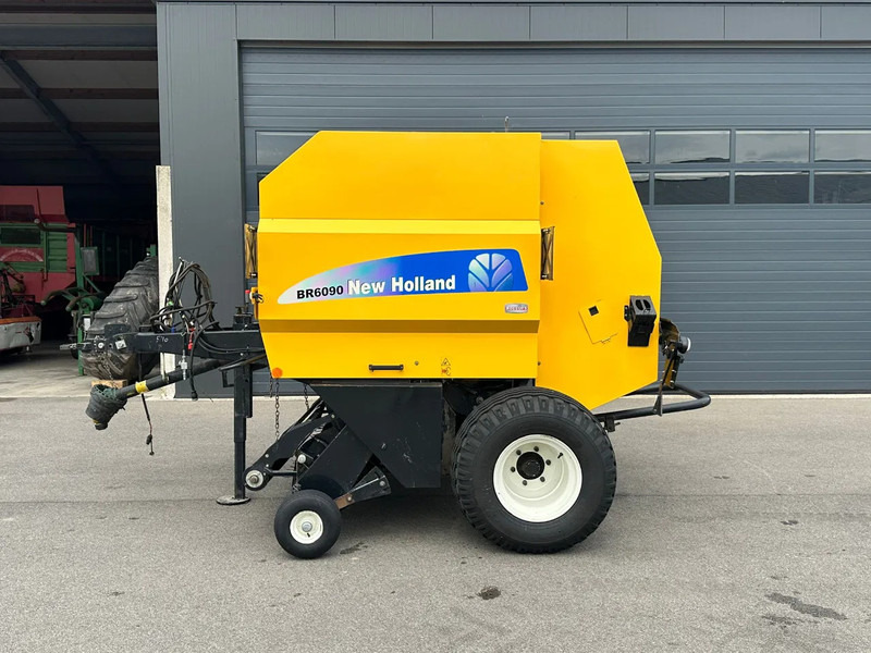 New Holland BR6090 balenpers - Agricultural machinery: picture 4 New Holland BR6090 balenpers - Agricultural machinery: picture 4