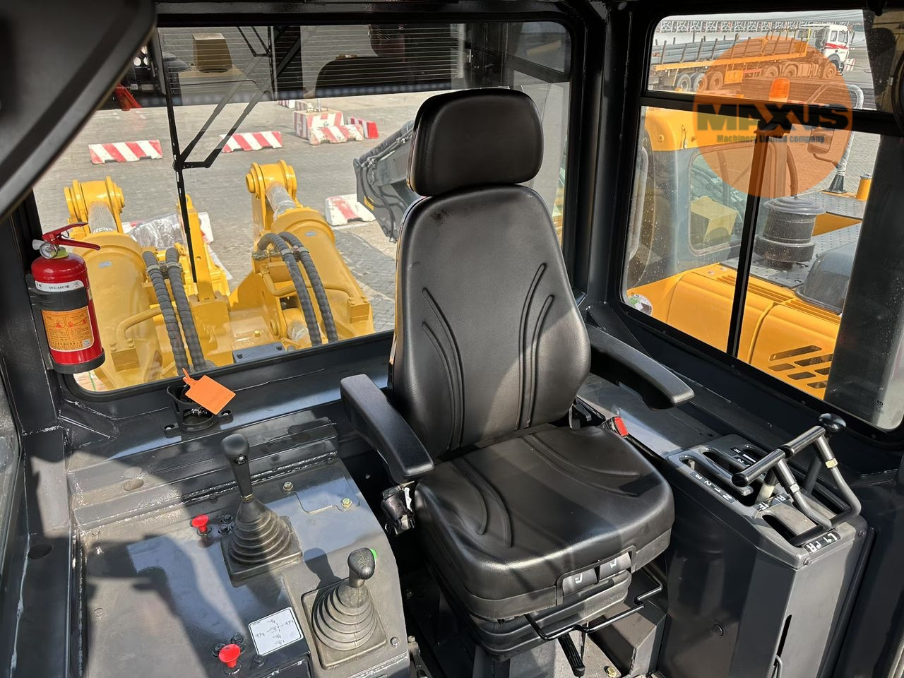 MAXUS Maxus Planierraupe mit ROPS-Kabine - Bulldozer: picture 4 MAXUS Maxus Planierraupe mit ROPS-Kabine - Bulldozer: picture 4