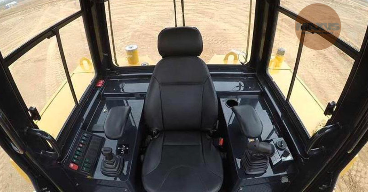 Maxus Buldoger CAT Maxus 25 ton 235hp - Bulldozer: picture 2 Maxus Buldoger CAT Maxus 25 ton 235hp - Bulldozer: picture 2