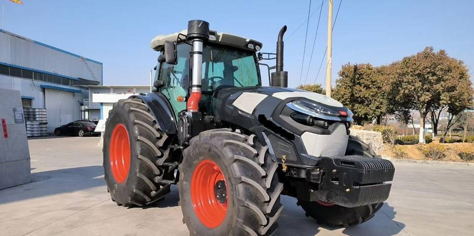 NEW MAXUS 280 HP 4x4 Tractor Warranty up to 10 YEARS НОВИЙ MAXUS 280 К.с. 4x4 Трактор Гарантія до 10 РОКІВ NOWY MAXUS 280 KM 4x4 ciągnik Gwarancja do 10 LAT - Farm tractor: picture 2 NEW MAXUS 280 HP 4x4 Tractor Warranty up to 10 YEARS НОВИЙ MAXUS 280 К.с. 4x4 Трактор Гарантія до 10 РОКІВ NOWY MAXUS 280 KM 4x4 ciągnik Gwarancja do 10 LAT - Farm tractor: picture 2