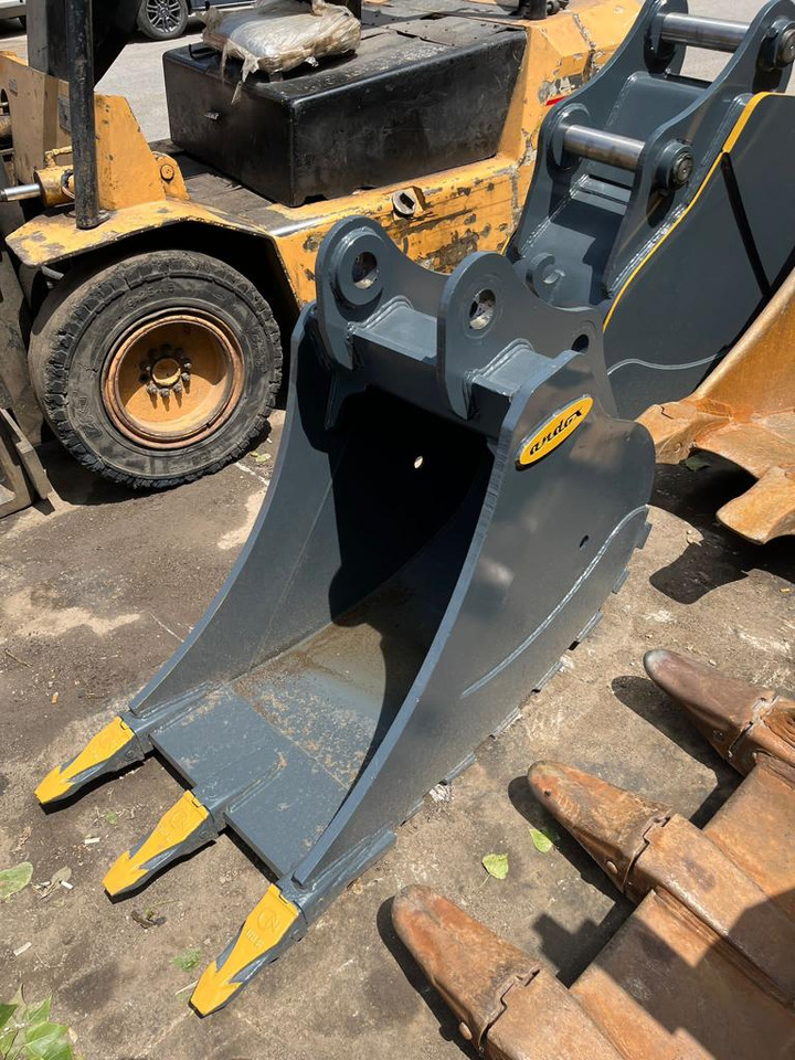 Komatsu  - Excavator bucket for Mini excavator: picture 2 Komatsu  - Excavator bucket for Mini excavator: picture 2