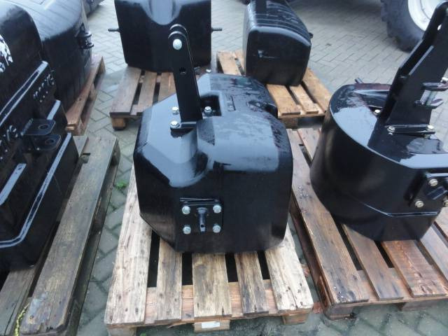 900 KG Gewichtenblok Frontgewicht Ertscomposiet C - Spare parts for Agricultural machinery: picture 4 900 KG Gewichtenblok Frontgewicht Ertscomposiet C - Spare parts for Agricultural machinery: picture 4