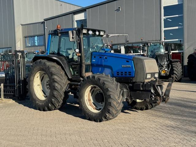 Valtra 8550 Hitech! - Farm tractor: picture 2 Valtra 8550 Hitech! - Farm tractor: picture 2