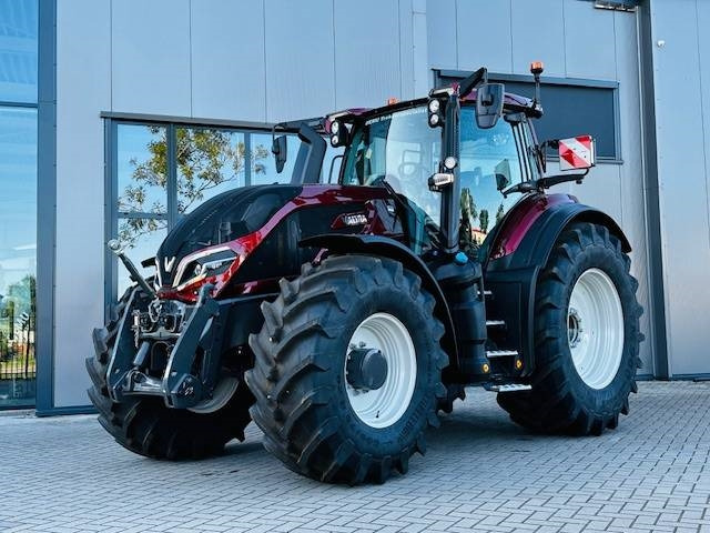 Valtra Q305 DEMO Super Compleet! - Farm tractor: picture 1 Valtra Q305 DEMO Super Compleet! - Farm tractor: picture 1
