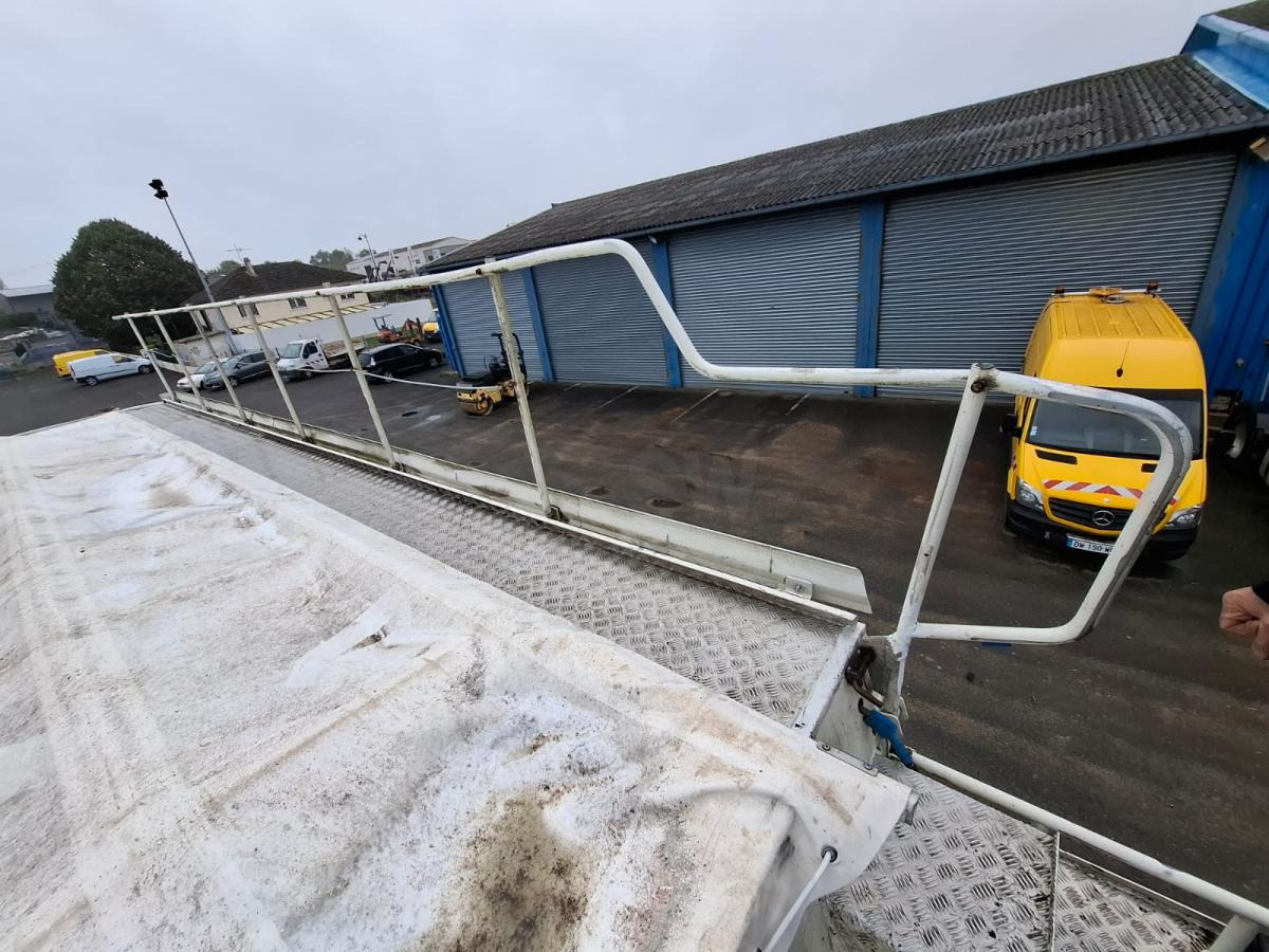 Tank truck for transportation of food DAF 85 .410: picture 24 Tank truck for transportation of food DAF 85 .410: picture 24