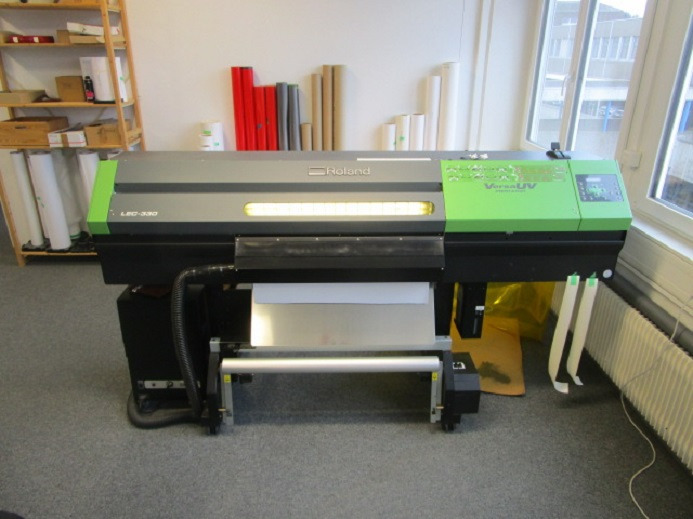 DRUCK- UND SCHNEID-MASCHINE ROLAND LEC-330 - Printing machinery: picture 1 DRUCK- UND SCHNEID-MASCHINE ROLAND LEC-330 - Printing machinery: picture 1