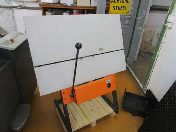 PLATTENSTANZE BACHER 2048 - Printing machinery: picture 1 PLATTENSTANZE BACHER 2048 - Printing machinery: picture 1