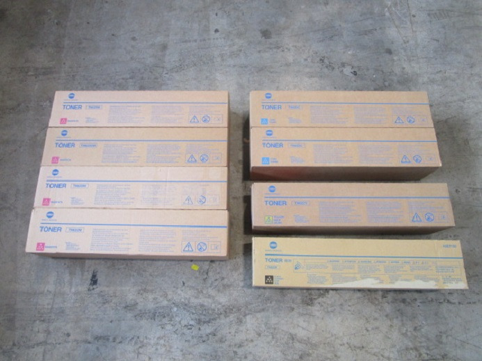 8x NEUE TONER FÜR KONICA MINOLTA - Spare parts for Printing machinery: picture 1 8x NEUE TONER FÜR KONICA MINOLTA - Spare parts for Printing machinery: picture 1