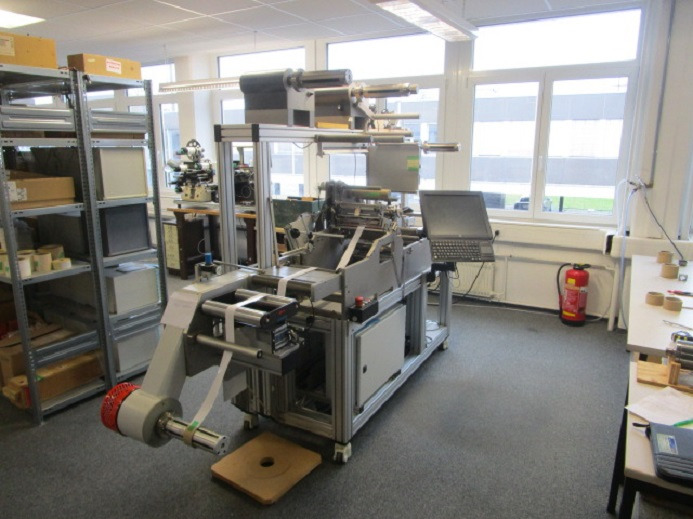 THERMOTRANSFER DRUCKSYSTEM MIT STANZE MPRINT MORLOCK LP 2000 (Drucken, Kaschieren, Stanzen) - Printing machinery: picture 1 THERMOTRANSFER DRUCKSYSTEM MIT STANZE MPRINT MORLOCK LP 2000 (Drucken, Kaschieren, Stanzen) - Printing machinery: picture 1