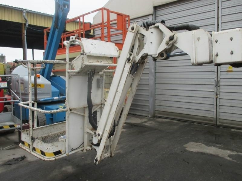 Genie Z 30 - Articulated boom: picture 3 Genie Z 30 - Articulated boom: picture 3