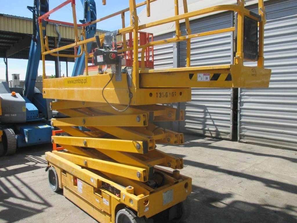 Haulotte Compact 10 N - Scissor lift: picture 5 Haulotte Compact 10 N - Scissor lift: picture 5