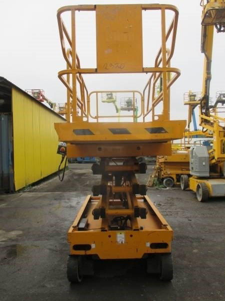 Haulotte Compact 10 - Scissor lift: picture 3 Haulotte Compact 10 - Scissor lift: picture 3