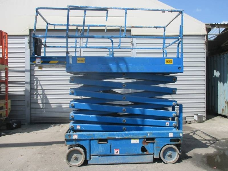 Haulotte Compact 14 - Scissor lift: picture 1 Haulotte Compact 14 - Scissor lift: picture 1