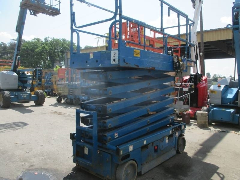Haulotte Compact 14 - Scissor lift: picture 5 Haulotte Compact 14 - Scissor lift: picture 5