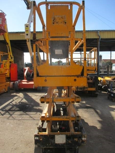 Haulotte Compact 8 - Scissor lift: picture 5 Haulotte Compact 8 - Scissor lift: picture 5
